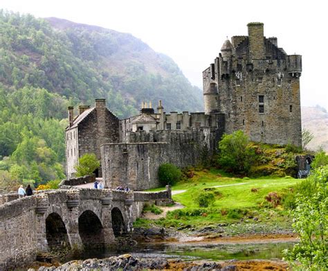 Eilean Donan Castle, Scotland - Top best holiday places in the world ...