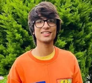 Hindi Youtuber Sourav Joshi Biography, News, Photos, Videos | NETTV4U