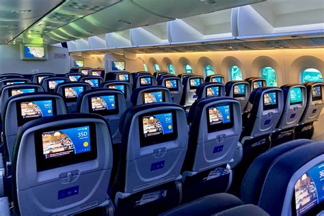 United’s retrofitted 787 is better for everyone — except those looking ...