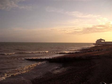 Worthing Beach - Picture of Worthing, West Sussex - TripAdvisor