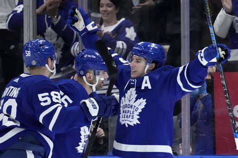 Maple Leafs Beat Isles 4-2, Break Team Wins And Points Marks - Bloomberg