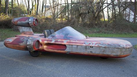 How One Man Built a Replica of Luke Skywalker’s X-34 Landspeeder