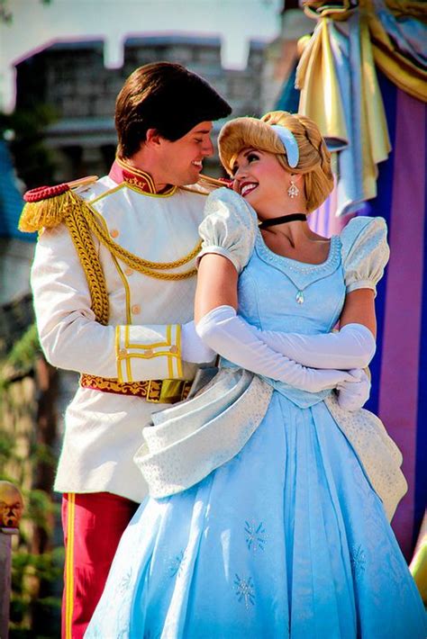 Cinderella and Prince Charming! | ディズニーワールド, ディズニーテーマパーク, ウェディング 手袋