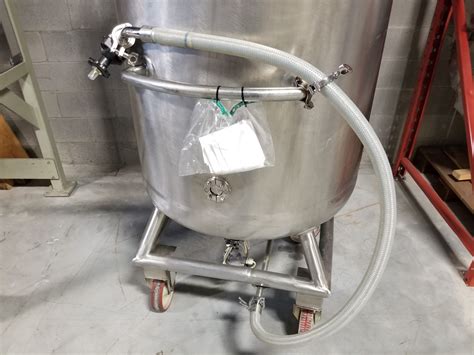 1000L pressurized tank with mixer – PharmaCos Machinery inc