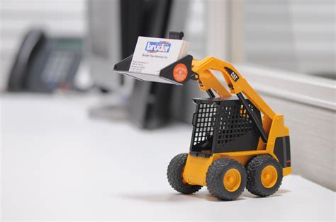 Bruder 02435 CATERPILLAR Skid Steer Loader, Die-Cast Vehicles - Amazon ...