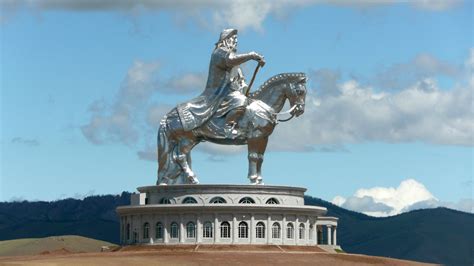 Genghis Khan Equestrian Statue : pics