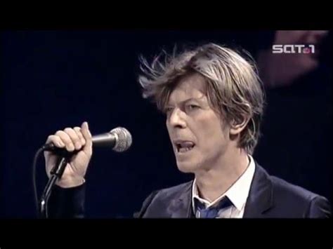 David Bowie – Heroes (Live Berlin 2002) - YouTube