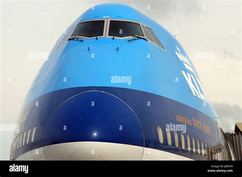 Boeing 747 jumbo KLM airplane cockpit Stock Photo - Alamy