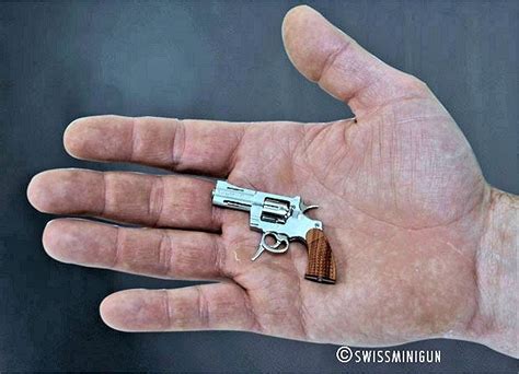 Pics Photos - The Worlds Smallest Laser Guns Toy