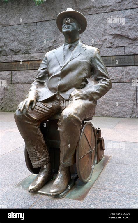 Statue of Franklin D Roosevelt in wheelchair at FDR Memorial in Stock ...