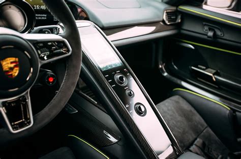 Porsche 918 Spyder 2013-2015 interior | Autocar