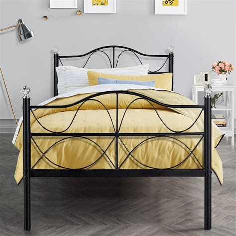 20+30+ Metal Bed Frame Decorating Ideas