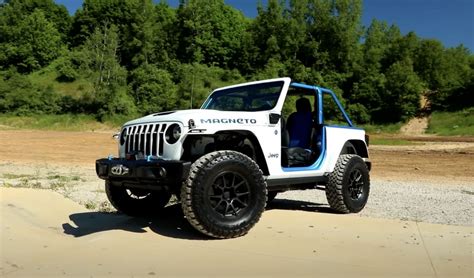 Jeep Wrangler electric will be submersible, offer front storage