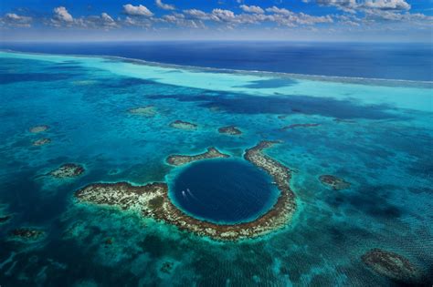 10 Fascinating Facts About the Blue Hole in Belize