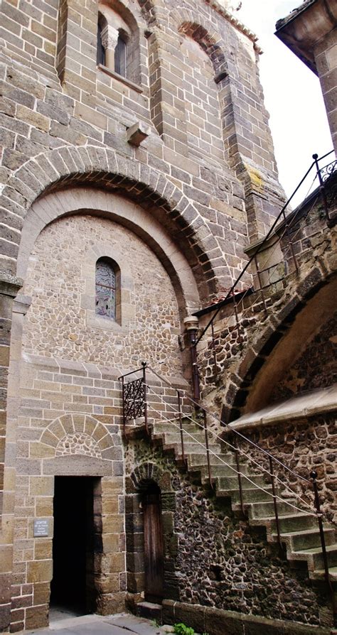 Photo à Le Puy-en-Velay (43000) : +Cathédrale Notre-Dame - Le Puy-en ...