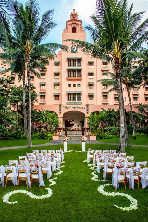 The Royal Hawaiian Weddings | Get Prices for Wedding Venues in HI