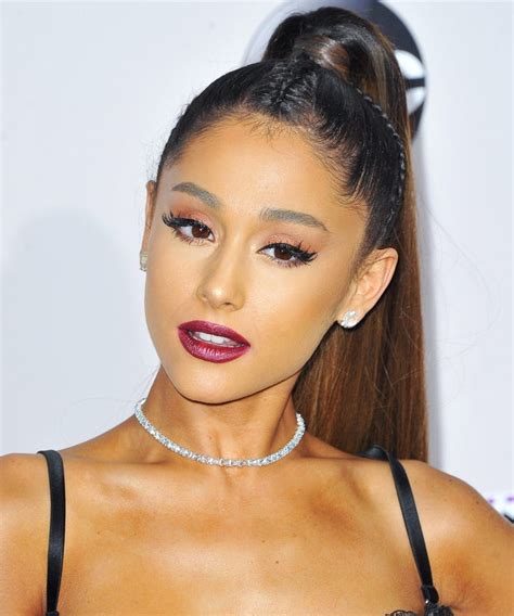 Ariana Grande Best Beauty Looks - Cat Eye Pink Lipstick