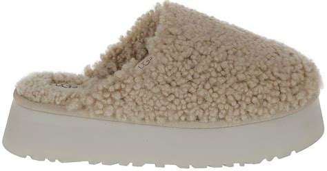 UGG Maxi Curly Platform Sand in Brown | Lyst