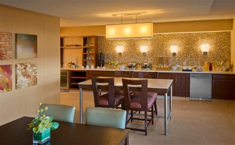 DOUBLETREE BY HILTON® BOSTON NORTH SHORE - Danvers MA 50 Ferncroft Rd ...