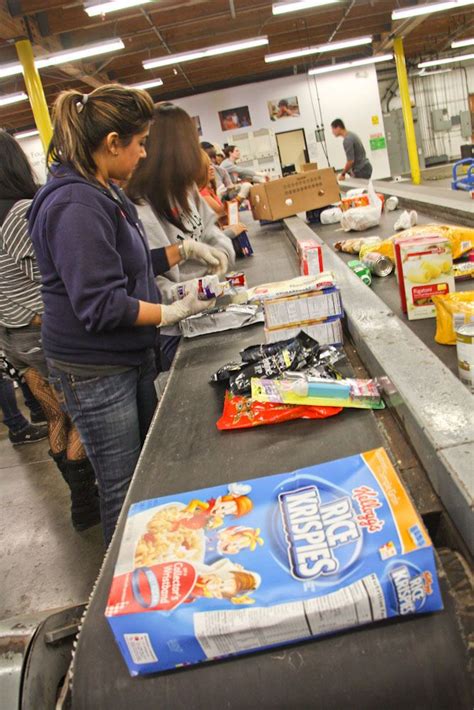 Photo | UCLA volunteers at food bank | UCLA