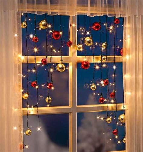 40 Easy Christmas Window Decoration Ideas for 2024