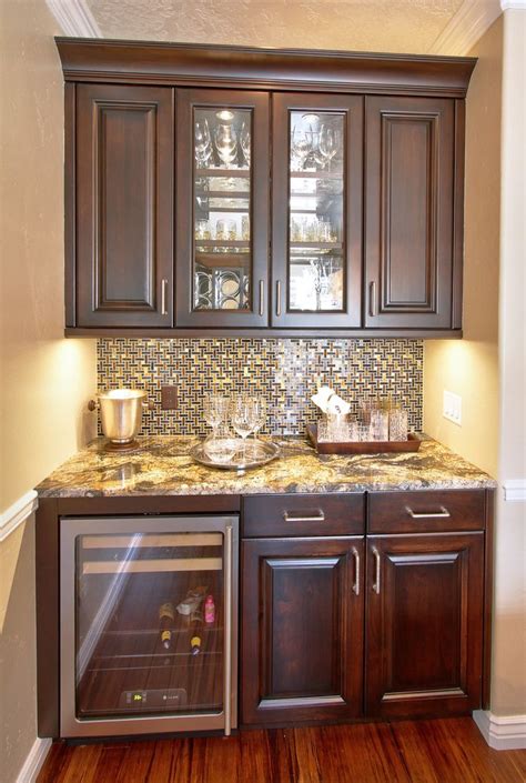 Small bar area with full height backsplash | Home bar cabinet, Home ...