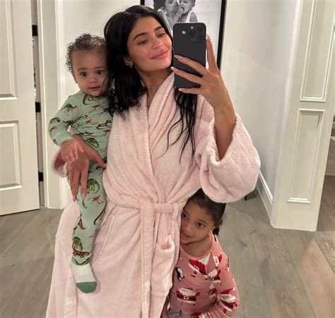 Kylie Jenner officially changes her son's name - PaiPee