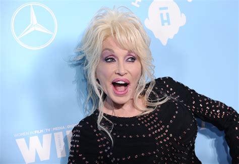 Dolly Parton Reveals What She's Learned About Life at Age 71