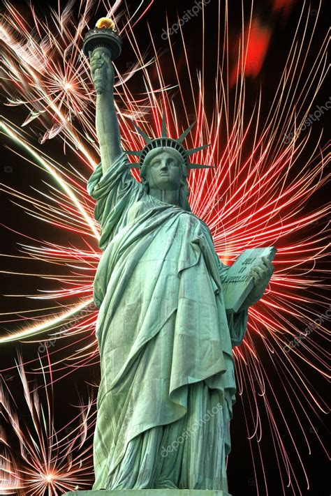 Statue of Liberty and fireworks — Stock Photo © konstantin32 #2185851