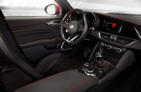 Take a 360-Degree Ride in the Alfa Romeo Giulia Quadrifoglio ...