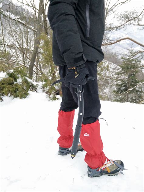 Winter Hiking Gear: How to use crampons, ice axes and gaiters? - Best ...