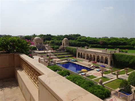 A Luxury Hotel in Agra with Views of the Taj Mahal is a Must | The Trav Nav