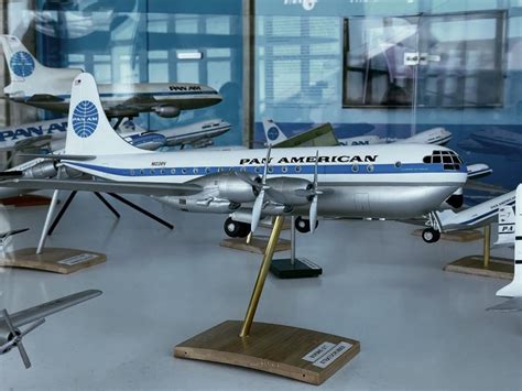 Pan Am Boeing 377 Stratocruiser Clipper - 1/72 Academy - iModeler