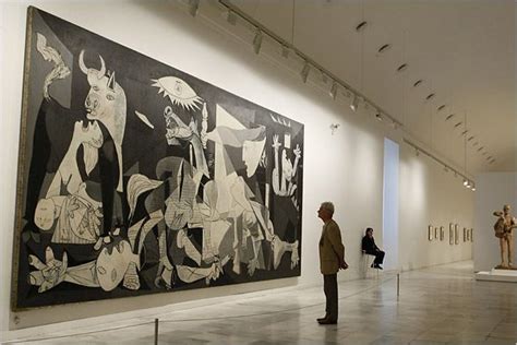 Pin by Aurélie Puech on Favorite Places & Spaces | Picasso guernica ...