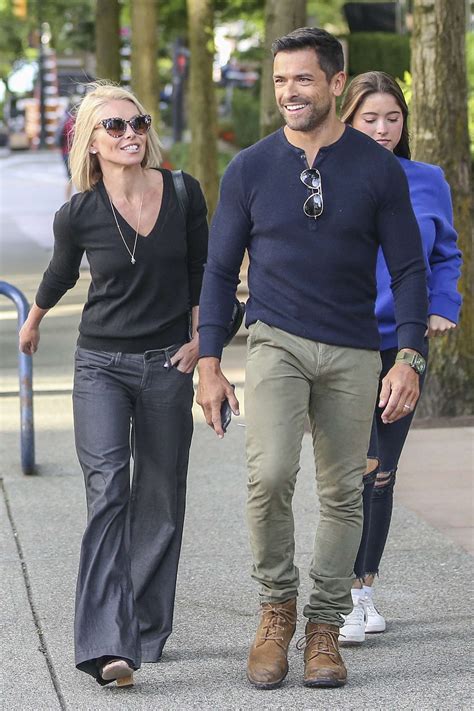 Kelly Ripa and Mark Consuelos out in Vancouver – GotCeleb