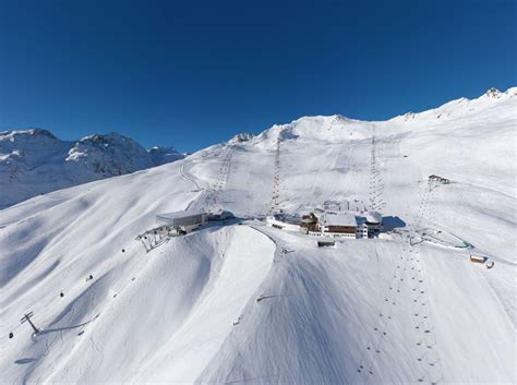 Soelden - Holiday Hotels Skiing in Tirol - Austria