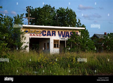 Detroit, Michigan - An abandoned car wash Stock Photo - Alamy