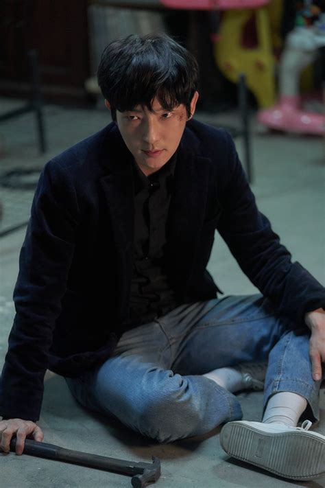 Lee Joon Gi Earns Praise For His Chilling Acting In “Flower Of Evil ...