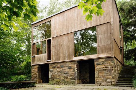 Louis Kahn's Iconic Fisher House: A Masterpiece of Modern Architecture