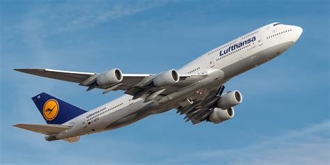 Lufthansa Boeing 747-8 Experiences Pressurization Issues On Climb From ...