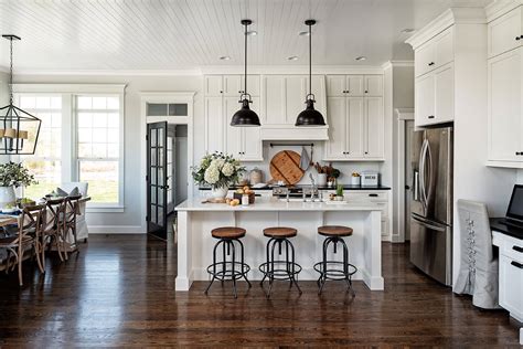 What Is Modern Farmhouse Style? - American Farmhouse Lifestyle