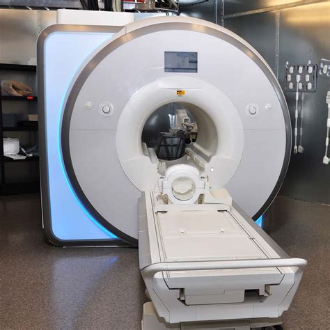 The Difference Between an MRI, Ultrasound, X-Ray, & CT Scan