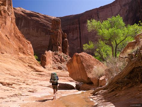 Hiking in Coyote Gulch #2 | Glen Canyon National Recreation Area, Utah ...