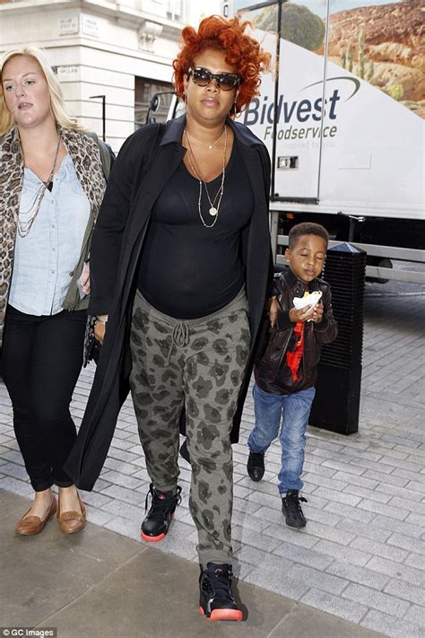 Pregnant Kelis promotes new book with her son Knight in London | Daily ...