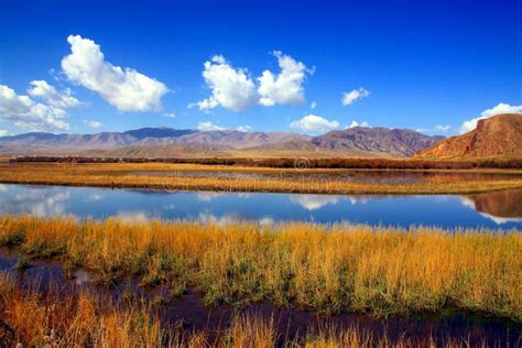 Tibetan Plateau Landscape in Fall Stock Photo - Image of asia, trekking ...