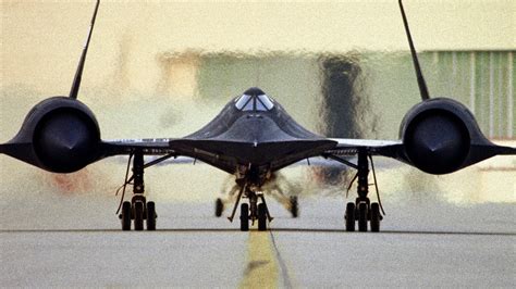 SR-71 Blackbird: How the Fastest Plane on Earth Smashed Speed Records ...