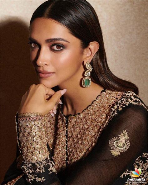 Deepika Padukone Photos - Bollywood Actress photos, images, gallery ...