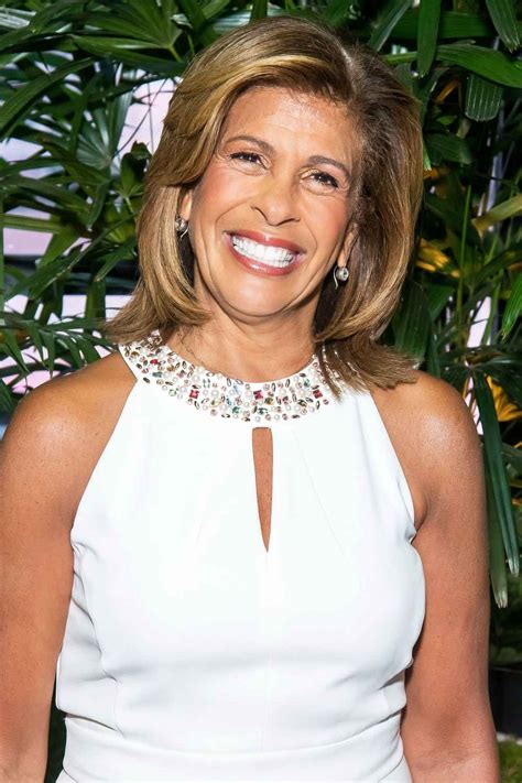 Hoda Kotb’s Mom Is Choosing Her Daughter's Wedding Dress: Details | Us ...