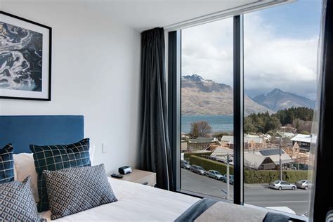 Hotel Room - Lake View - Ramada Queenstown Central