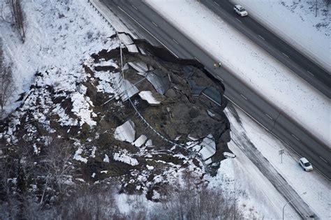 Alaska Earthquake Update: Surreal Photos Of Anchorage Aftermath ...